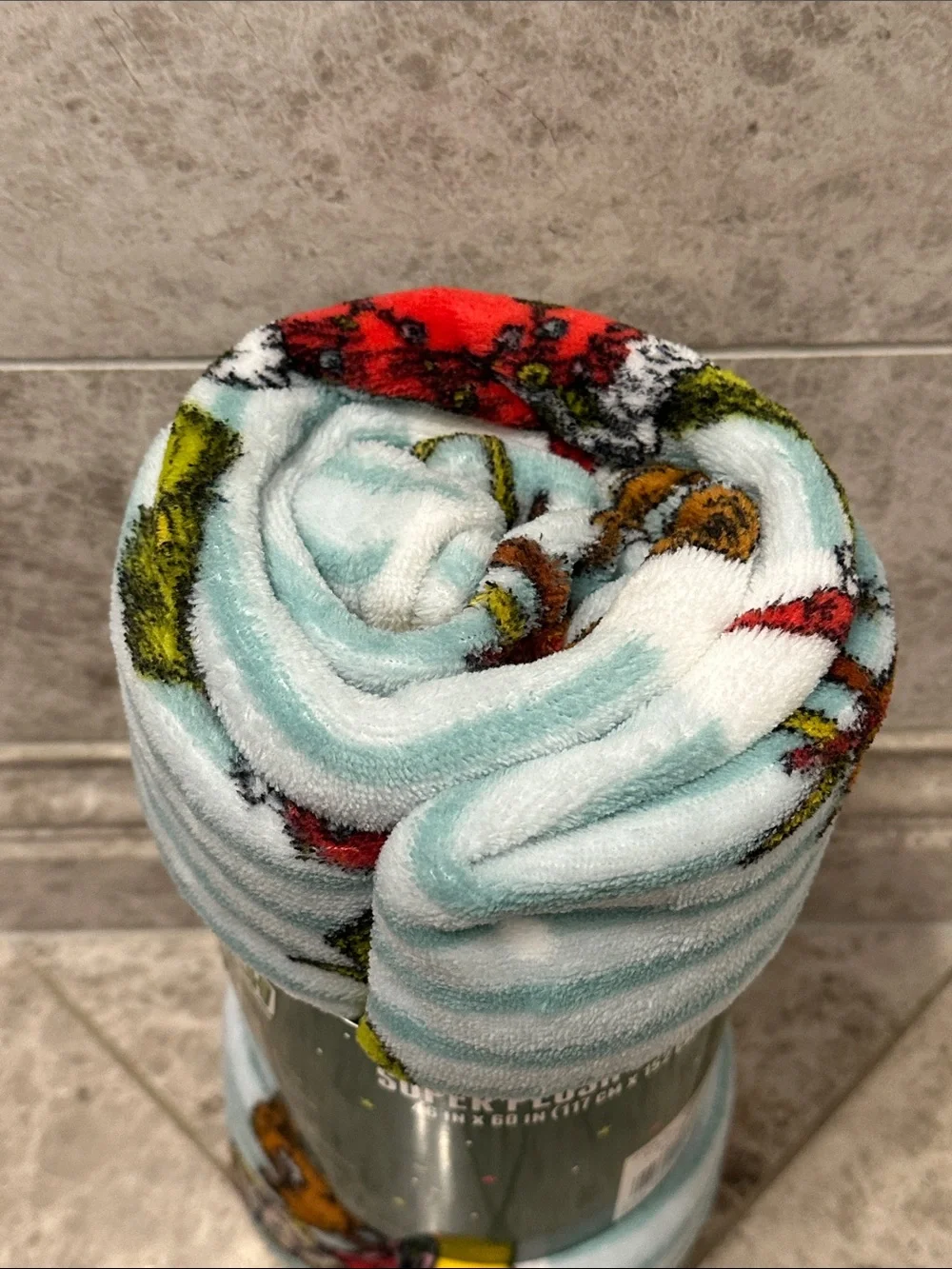 The Grinch Super Plush Throw Blanket NEW Dr Seuss Soft Warm 46” X 60”